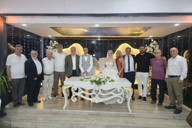 GENÇ ÇİFTİMİZE BİR ÖMÜR BOYU MUTLULUKLAR DİLERİZ