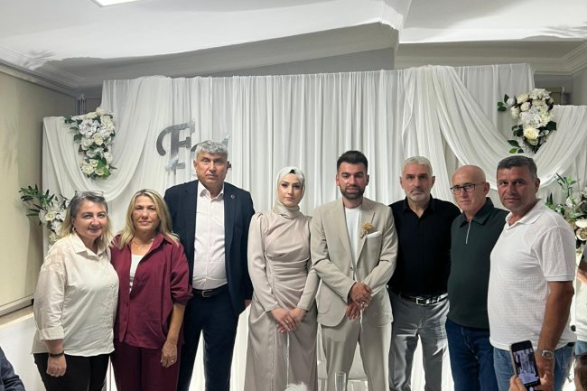 GENÇ ÇİFTİMİZE BİR ÖMÜR BOYU MUTLULUKLAR DİLERİZ