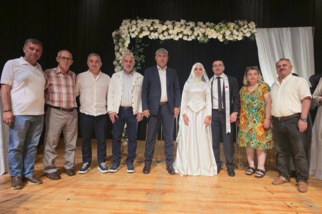 GENÇ ÇİFTİMİZE BİR ÖMÜR BOYU MUTLULUKLAR DİLERİZ