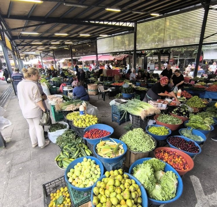  Kdz. Ereğli Kapalı Pazaryeri’nde Esnaf ve Hemşehrilerimizle Bir Aradayız