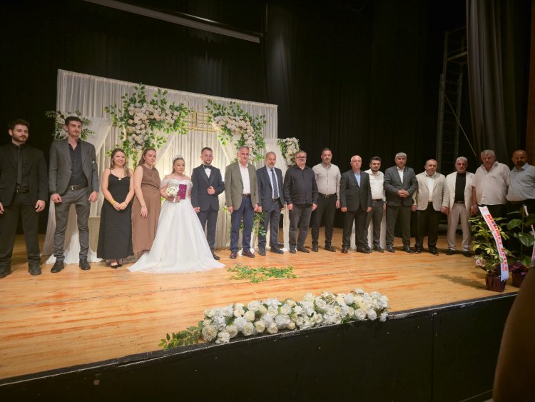 GENÇ ÇİFTİMİZE BİR ÖMÜR BOYU MUTLULUKLAR DİLERİZ
