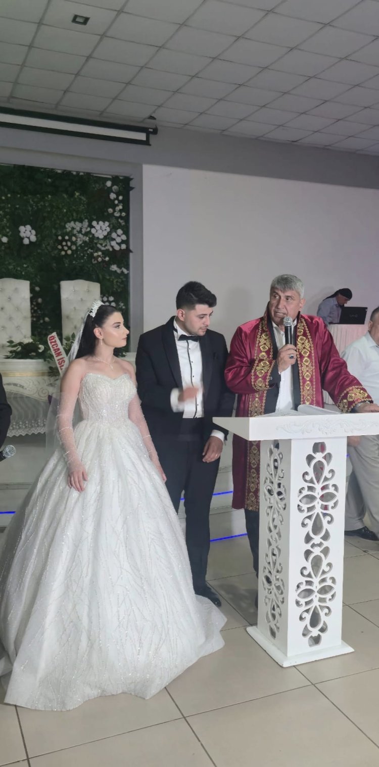 GENÇ ÇİFTİMİZE BİR ÖMÜR BOYU MUTLULUKLAR DİLERİZ