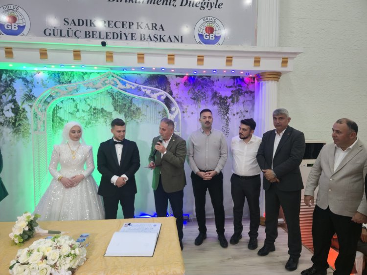 GENÇ ÇİFTİMİZE BİR ÖMÜR BOYU MUTLULUKLAR DİLERİZ