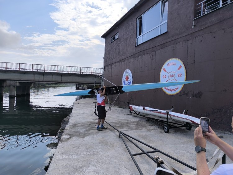 DOSTLUK RÜZGÂRLARI KÜREKLERE YANSIYOR! 