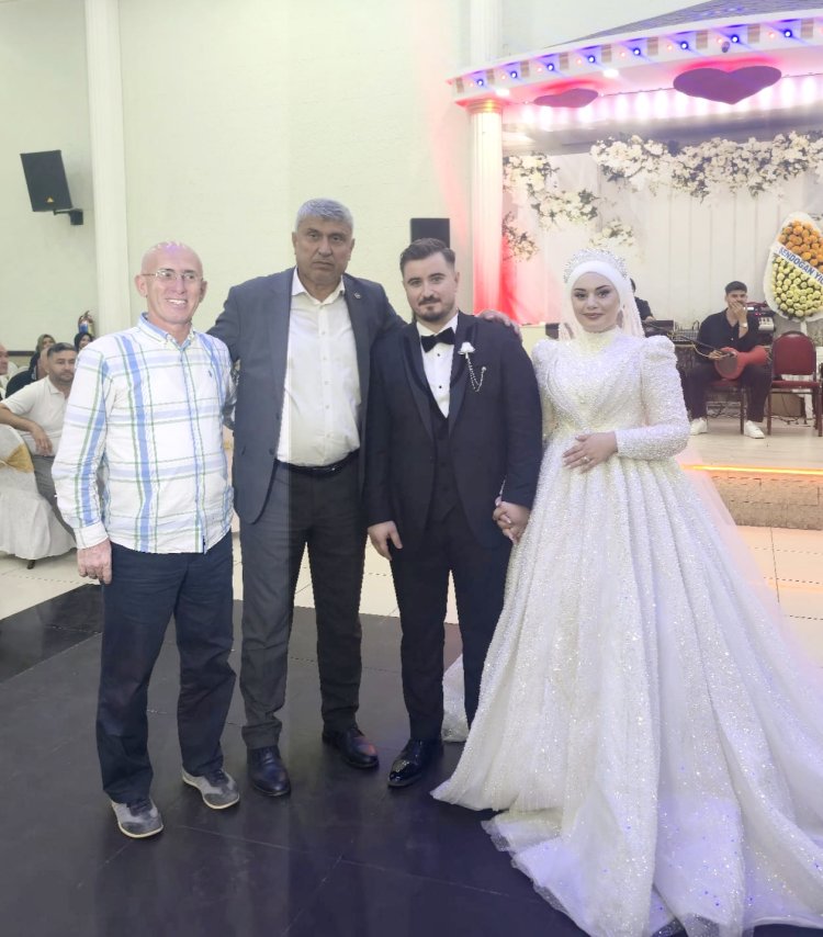 GENÇ ÇİFTİMİZE BİR ÖMÜR BOYU MUTLULUKLAR DİLERİZ
