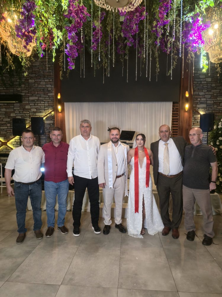 GENÇ ÇİFTİMİZE BİR ÖMÜR BOYU MUTLULUKLAR DİLERİZ