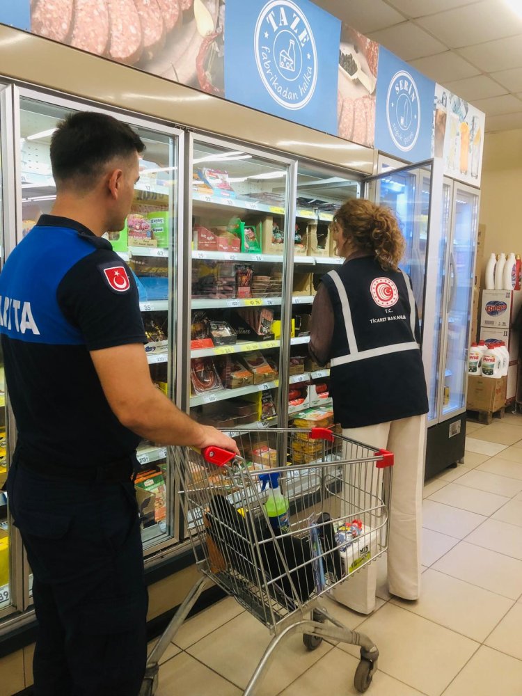 TİCARET BAKANLIĞI VE ZABITA MÜDÜRLÜĞÜ EKİPLERİMİZ DENETİMLERE DEVAM EDİYOR...