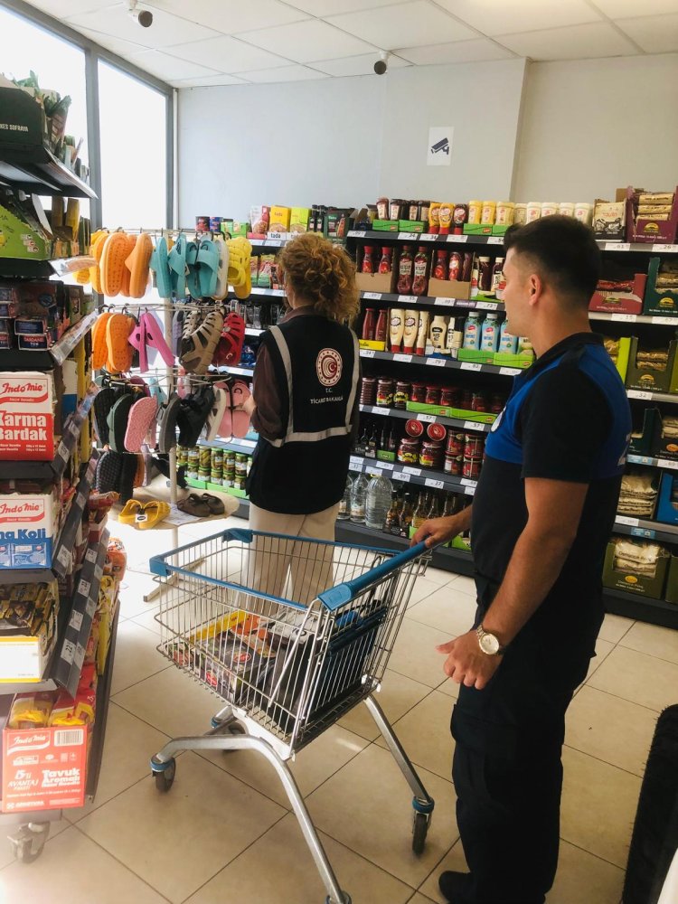 TİCARET BAKANLIĞI VE ZABITA MÜDÜRLÜĞÜ EKİPLERİMİZ DENETİMLERE DEVAM EDİYOR...