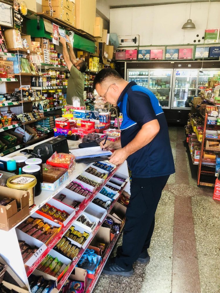 ZABITA EKİPLERİMİZDEN MARKET DENETİMİ ARALIKSIZ OLARAK DEVAM EDİYOR...