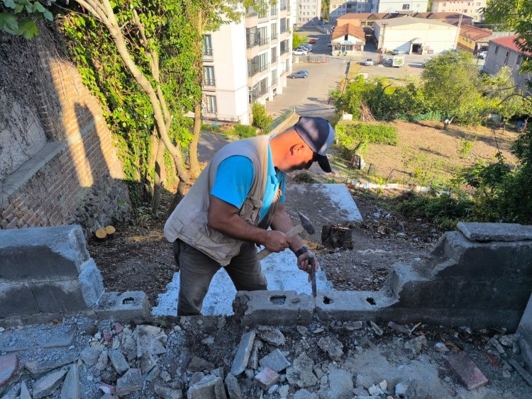 İBRAHİM HASÇELİK CADDESİ VE OKUL SOKAĞI BİRBİRİNE BAĞLAYAN NOKTADA ÇALIŞMALARIMIZ SONA YAKLAŞTI