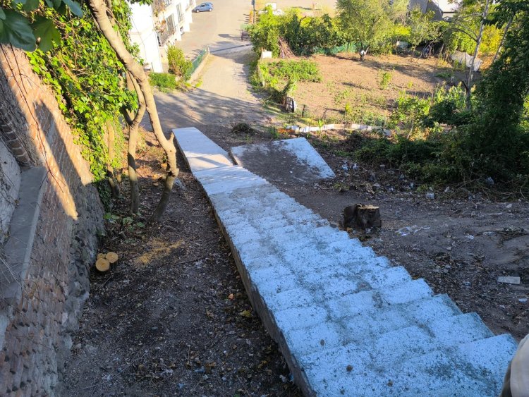 İBRAHİM HASÇELİK CADDESİ VE OKUL SOKAĞI BİRBİRİNE BAĞLAYAN NOKTADA ÇALIŞMALARIMIZ SONA YAKLAŞTI