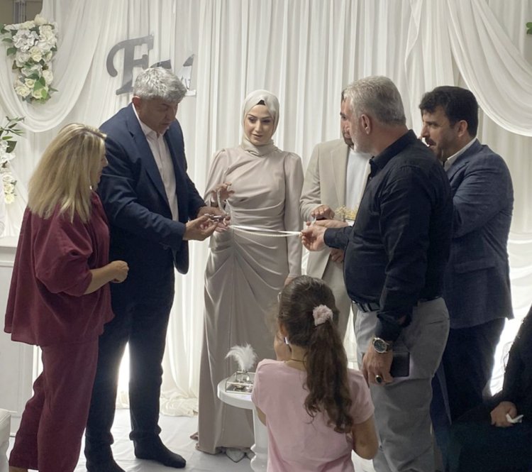 GENÇ ÇİFTİMİZE BİR ÖMÜR BOYU MUTLULUKLAR DİLERİZ