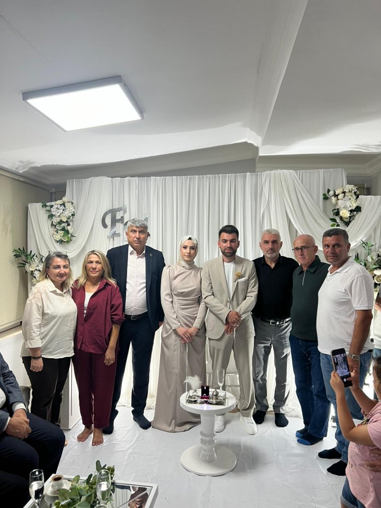 GENÇ ÇİFTİMİZE BİR ÖMÜR BOYU MUTLULUKLAR DİLERİZ