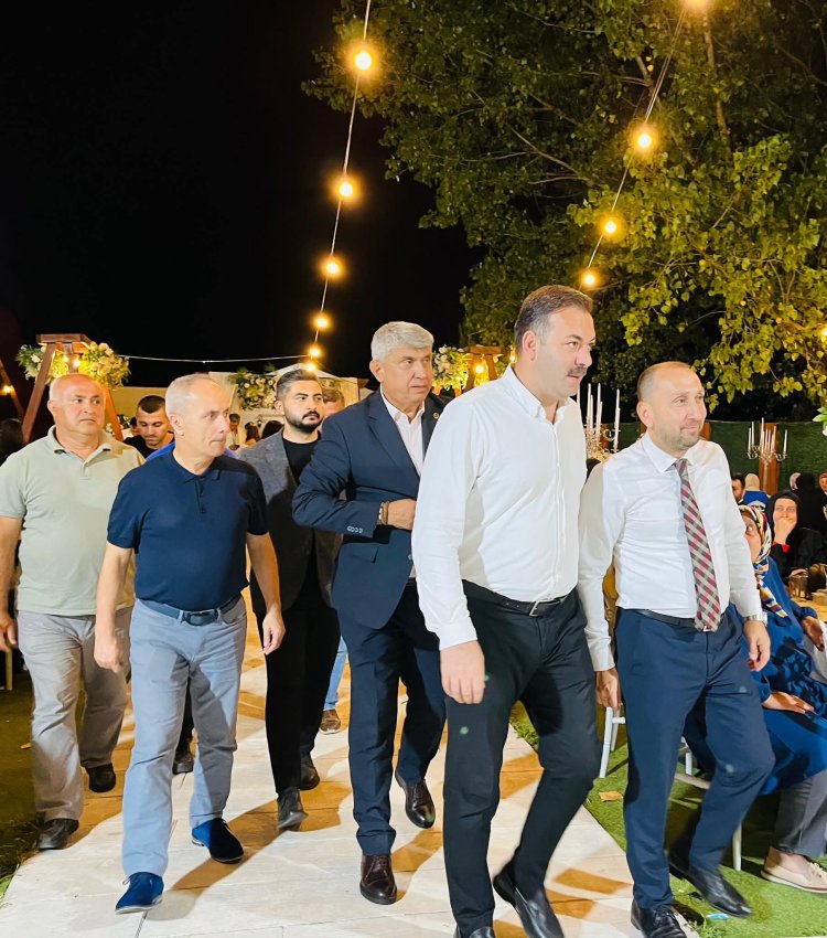 GENÇ ÇİFTİMİZE BİR ÖMÜR BOYU MUTLULUKLAR DİLERİZ