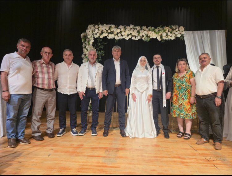 GENÇ ÇİFTİMİZE BİR ÖMÜR BOYU MUTLULUKLAR DİLERİZ