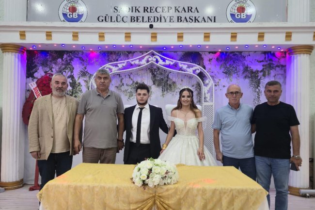 GENÇ ÇİFTİMİZE BİR ÖMÜR BOYU MUTLULUKLAR DİLERİZ