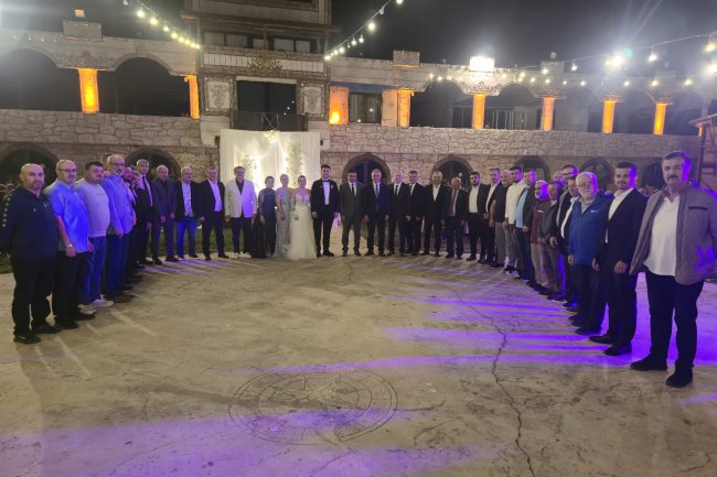 GENÇ ÇİFTİMİZE BİR ÖMÜR BOYU MUTLULUKLAR DİLERİZ