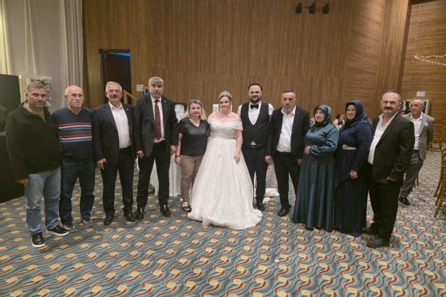 GENÇ ÇİFTİMİZE BİR ÖMÜR BOYU MUTLULUKLAR DİLERİZ