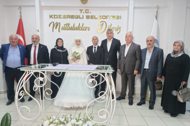 GENÇ ÇİFTİMİZE BİR ÖMÜR BOYU MUTLULUKLAR DİLERİZ