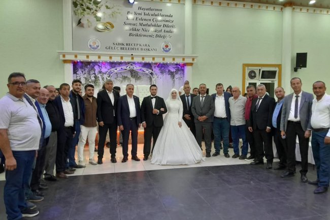 GENÇ ÇİFTİMİZE BİR ÖMÜR BOYU MUTLULUKLAR DİLERİZ