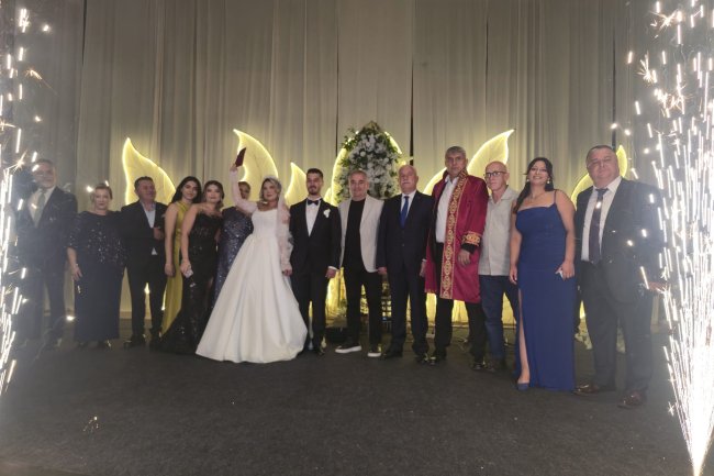 GENÇ ÇİFTİMİZE BİR ÖMÜR BOYU MUTLULUKLAR DİLERİZ