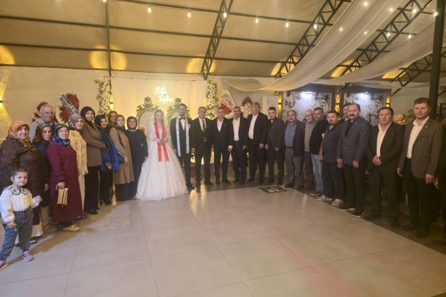 GENÇ ÇİFTİMİZE BİR ÖMÜR BOYU MUTLULUKLAR DİLERİZ