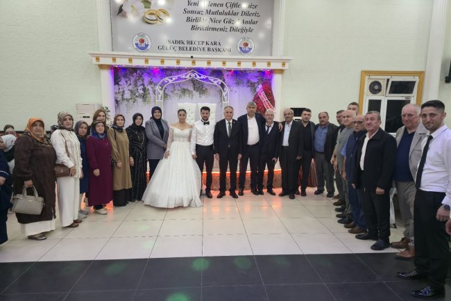 GENÇ ÇİFTİMİZE BİR ÖMÜR BOYU MUTLULUKLAR DİLERİZ