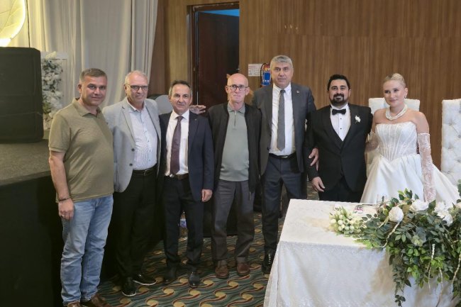 GENÇ ÇİFTİMİZE BİR ÖMÜR BOYU MUTLULUKLAR DİLERİZ