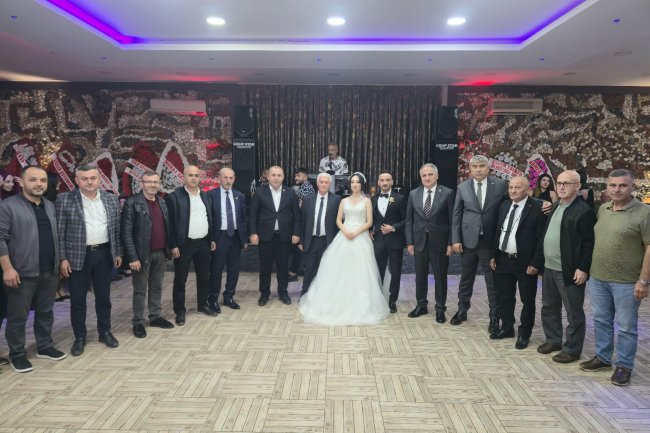 GENÇ ÇİFTİMİZE BİR ÖMÜR BOYU MUTLULUKLAR DİLERİZ