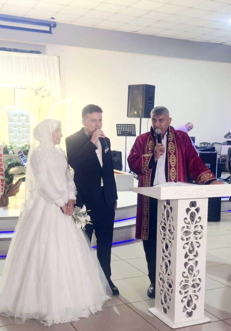 GENÇ ÇİFTİMİZE BİR ÖMÜR BOYU MUTLULUKLAR DİLERİZ