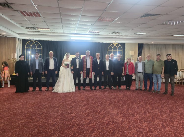 GENÇ ÇİFTİMİZE BİR ÖMÜR BOYU MUTLULUKLAR DİLERİZ