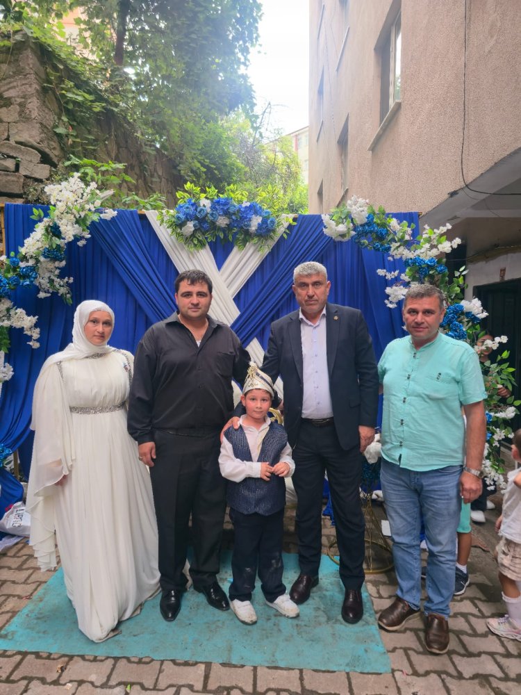 ALLAH DAMATLIĞINIDA GÖSTERSİN