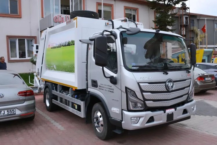 GÜLÜÇ BELEDİYESİNE YENİ ÇÖP KAMYONU HİBESİ 