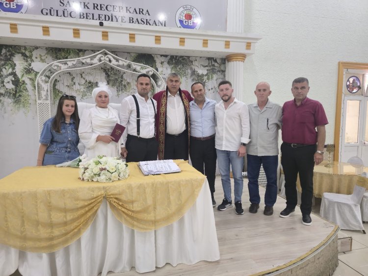 GENÇ ÇİFTİMİZE BİR ÖMÜR BOYU MUTLULUKLAR DİLERİZ