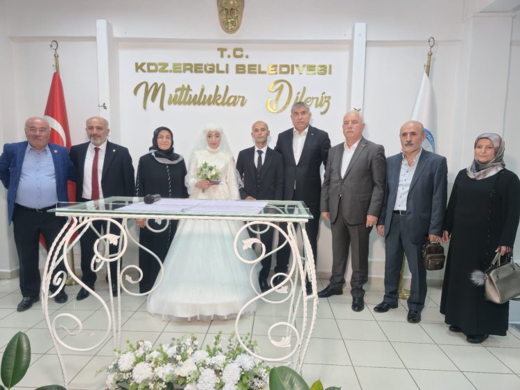 GENÇ ÇİFTİMİZE BİR ÖMÜR BOYU MUTLULUKLAR DİLERİZ