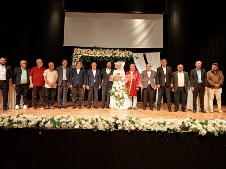 GENÇ ÇİFTİMİZE BİR ÖMÜR BOYU MUTLULUKLAR DİLERİZ