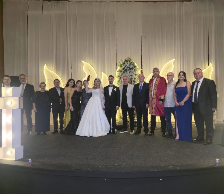 GENÇ ÇİFTİMİZE BİR ÖMÜR BOYU MUTLULUKLAR DİLERİZ