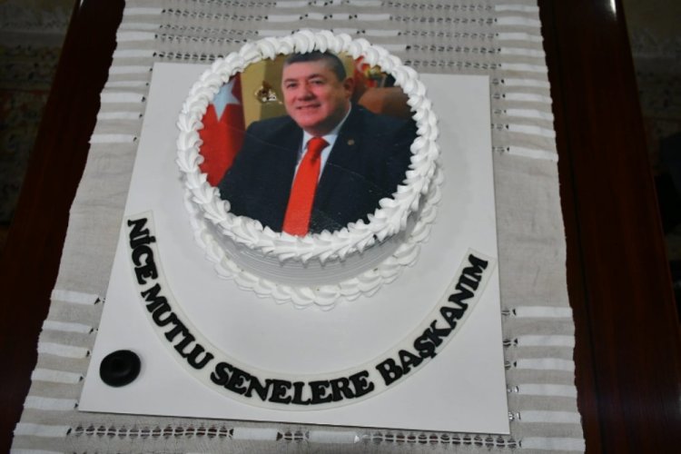 BELEDİYE BAŞKANIMIZDAN ANLAMLI DOĞUM GÜNÜ SÜRPRİZİ 