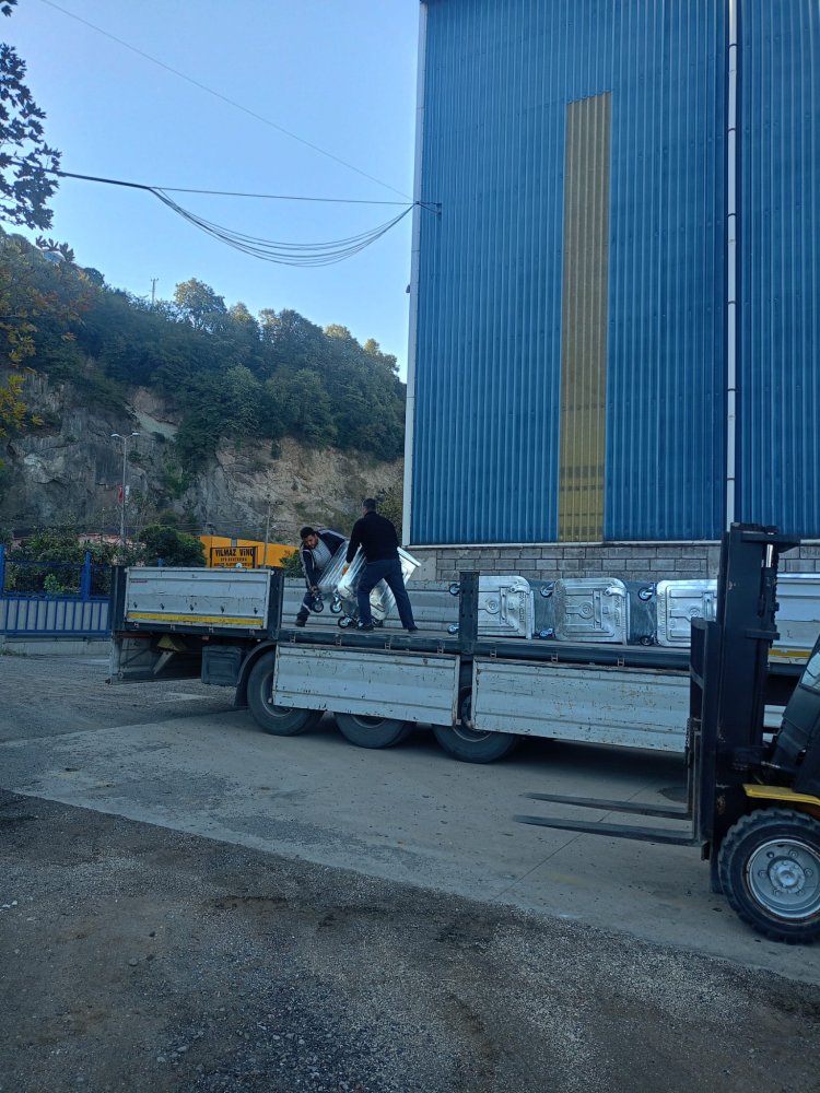 GÜLÜÇ BELEDİYESİ’NE 265 ADET YENİ ÇÖP KONTEYNERİ! 
