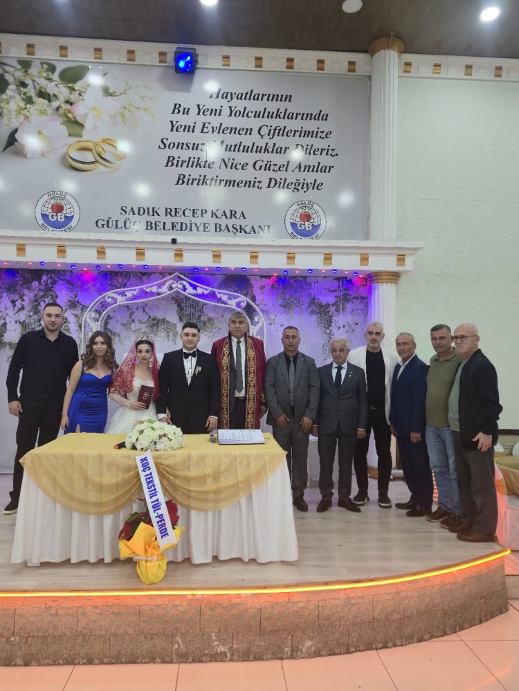 GENÇ ÇİFTİMİZE BİR ÖMÜR BOYU MUTLULUKLAR DİLERİZ