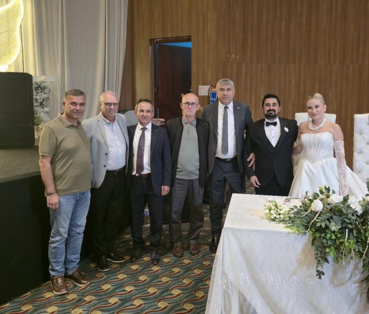 GENÇ ÇİFTİMİZE BİR ÖMÜR BOYU MUTLULUKLAR DİLERİZ