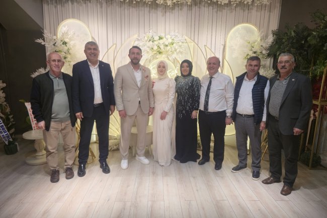 GENÇ ÇİFTİMİZE BİR ÖMÜR BOYU MUTLULUKLAR DİLERİZ