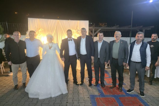 GENÇ ÇİFTİMİZE BİR ÖMÜR BOYU MUTLULUKLAR DİLERİZ