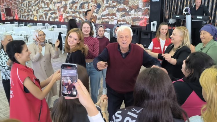 1 EKİM DÜNYA YAŞLILAR GÜNÜ KUTLU OLSUN