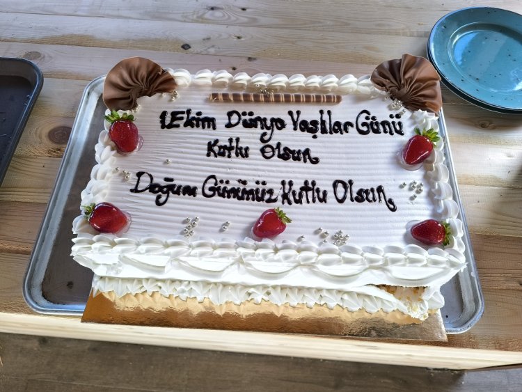1 EKİM DÜNYA YAŞLILAR GÜNÜ KUTLU OLSUN