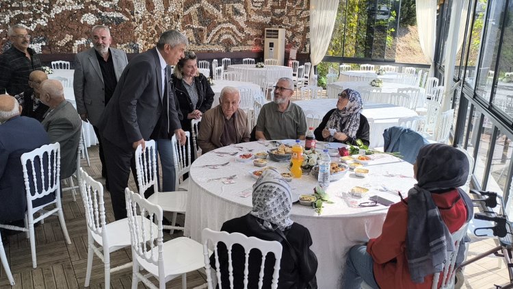 1 EKİM DÜNYA YAŞLILAR GÜNÜ KUTLU OLSUN
