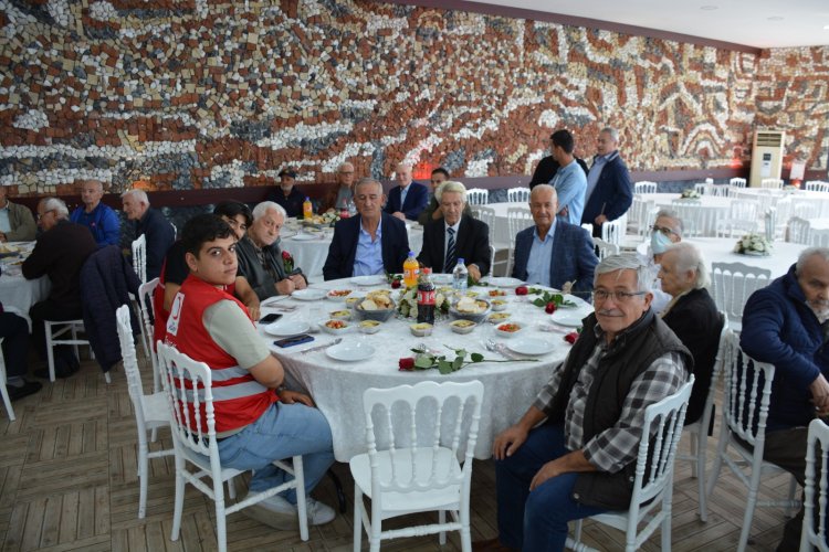 1 EKİM DÜNYA YAŞLILAR GÜNÜ KUTLU OLSUN