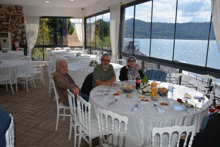 1 EKİM DÜNYA YAŞLILAR GÜNÜ KUTLU OLSUN