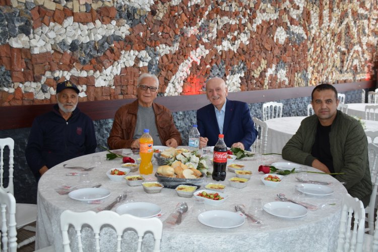 1 EKİM DÜNYA YAŞLILAR GÜNÜ KUTLU OLSUN