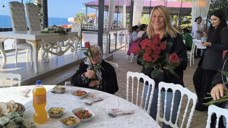 1 EKİM DÜNYA YAŞLILAR GÜNÜ KUTLU OLSUN
